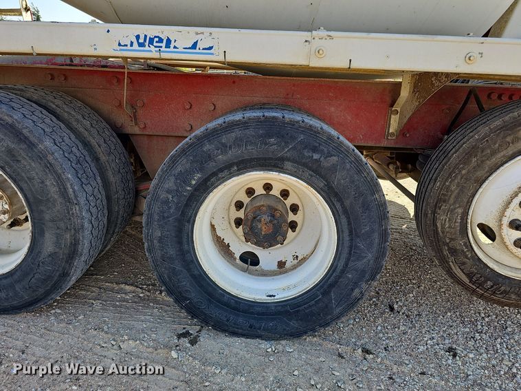 image for item DQ1089 2000 Mack RD690S  ready mix truck