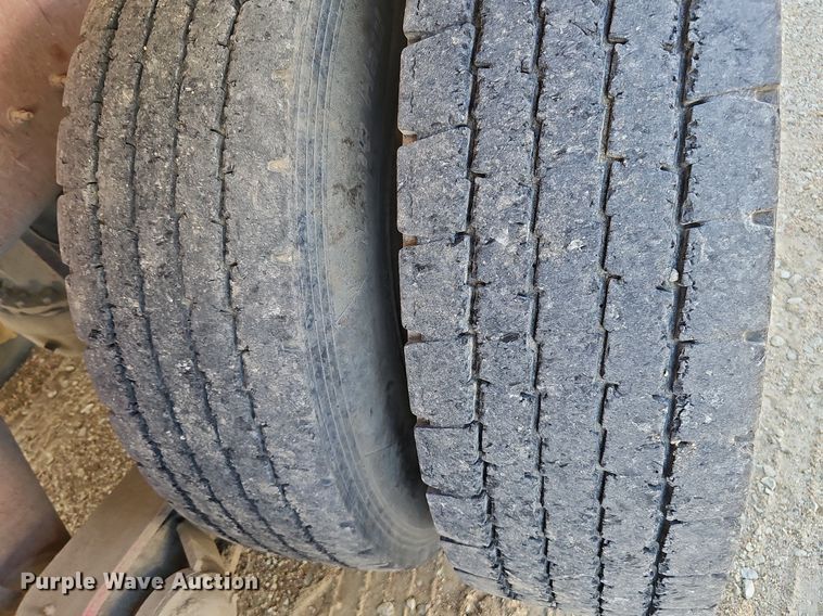 image for item DQ1089 2000 Mack RD690S  ready mix truck