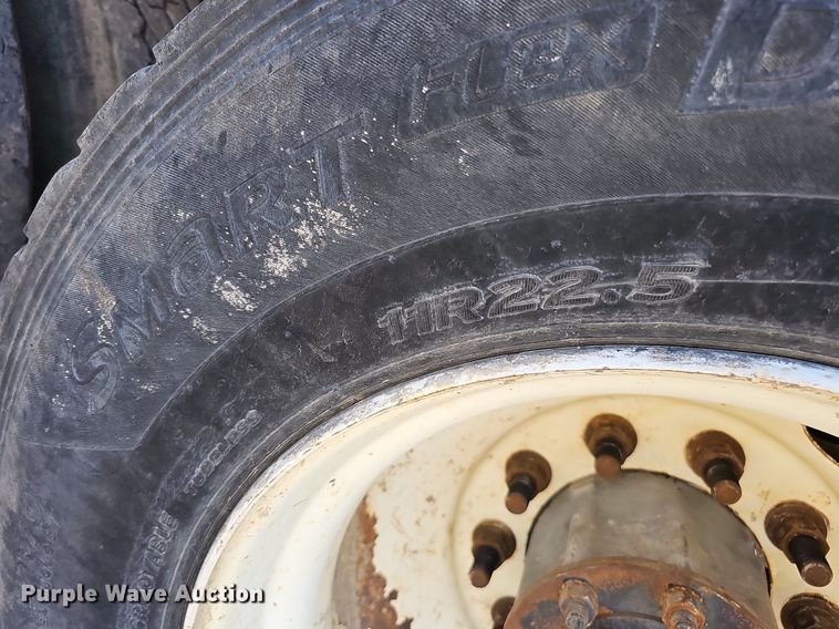 image for item DQ1089 2000 Mack RD690S  ready mix truck