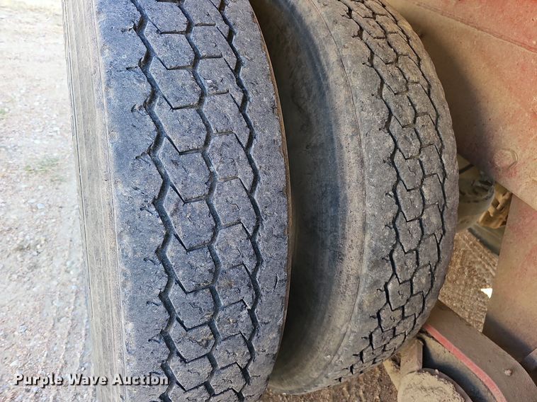 image for item DQ1089 2000 Mack RD690S  ready mix truck