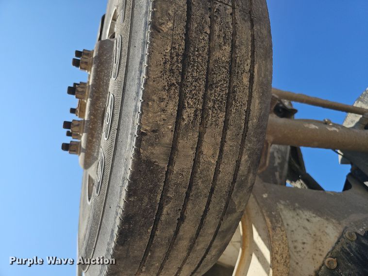 image for item DQ1089 2000 Mack RD690S  ready mix truck