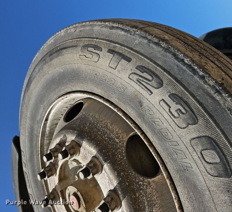 image for item DQ1089 2000 Mack RD690S  ready mix truck