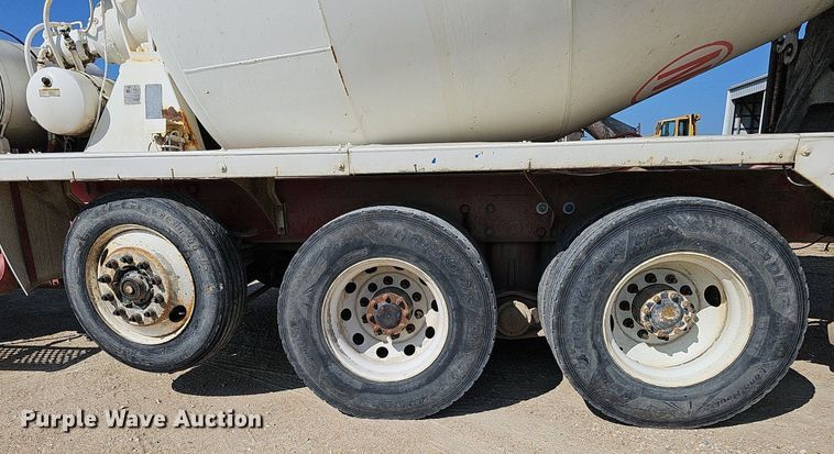 image for item DQ1089 2000 Mack RD690S  ready mix truck