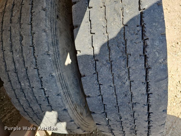 image for item DQ1089 2000 Mack RD690S  ready mix truck