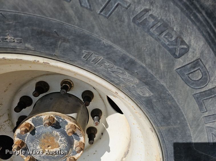 image for item DQ1089 2000 Mack RD690S  ready mix truck