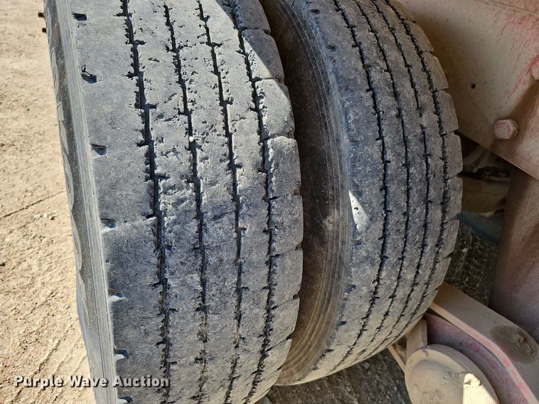 image for item DQ1089 2000 Mack RD690S  ready mix truck