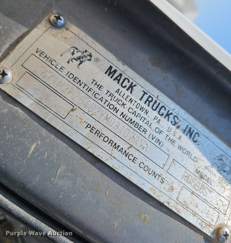 image for item DQ1089 2000 Mack RD690S  ready mix truck