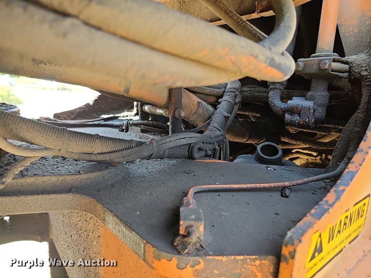 image for item DQ1090 1995 Fiat-Allis FR130.2  wheel loader