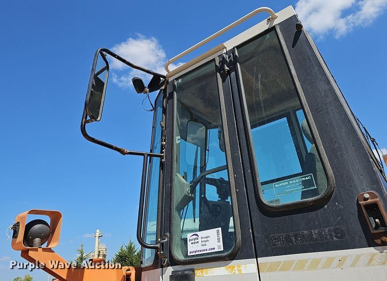 image for item DQ1090 1995 Fiat-Allis FR130.2  wheel loader