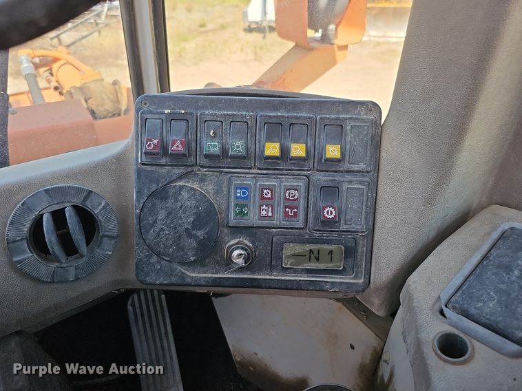 image for item DQ1090 1995 Fiat-Allis FR130.2  wheel loader