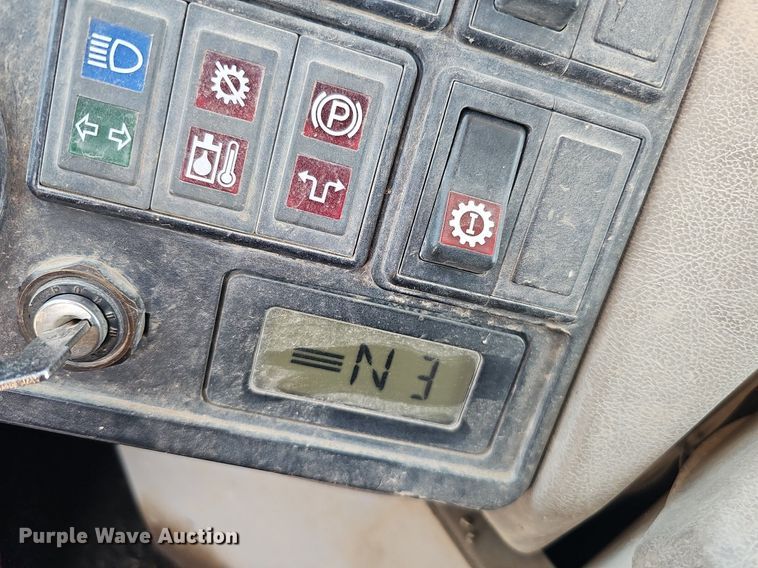 image for item DQ1090 1995 Fiat-Allis FR130.2  wheel loader