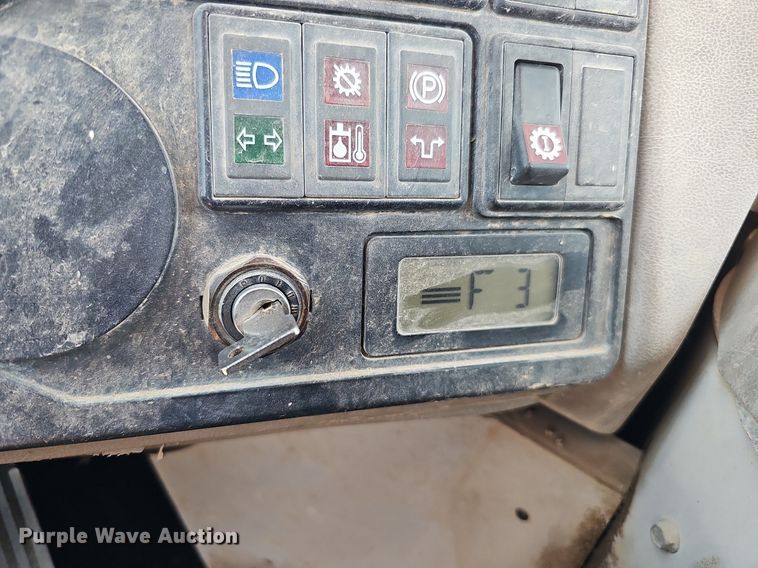 image for item DQ1090 1995 Fiat-Allis FR130.2  wheel loader