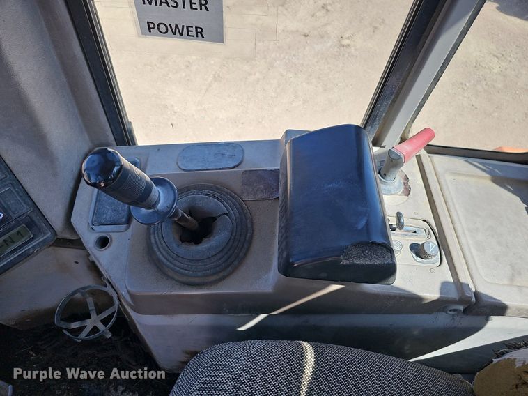 image for item DQ1090 1995 Fiat-Allis FR130.2  wheel loader