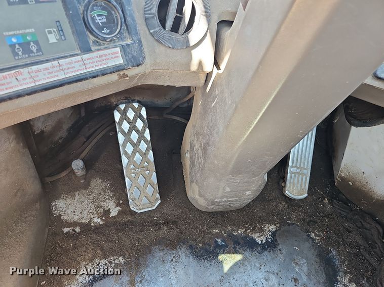 image for item DQ1090 1995 Fiat-Allis FR130.2  wheel loader