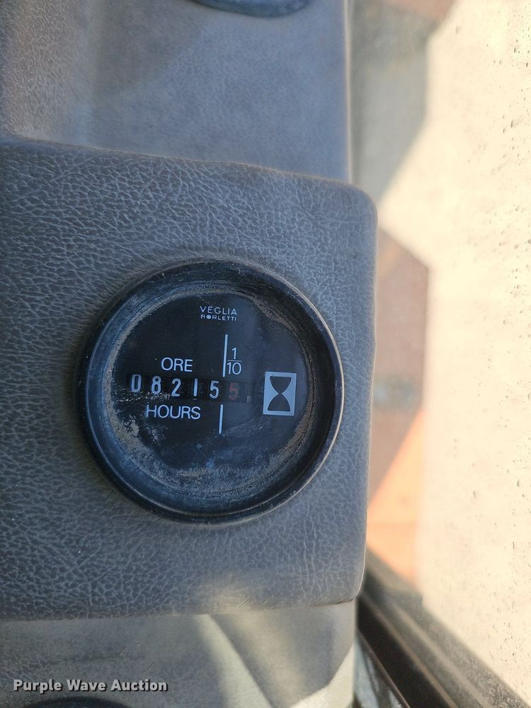 image for item DQ1090 1995 Fiat-Allis FR130.2  wheel loader