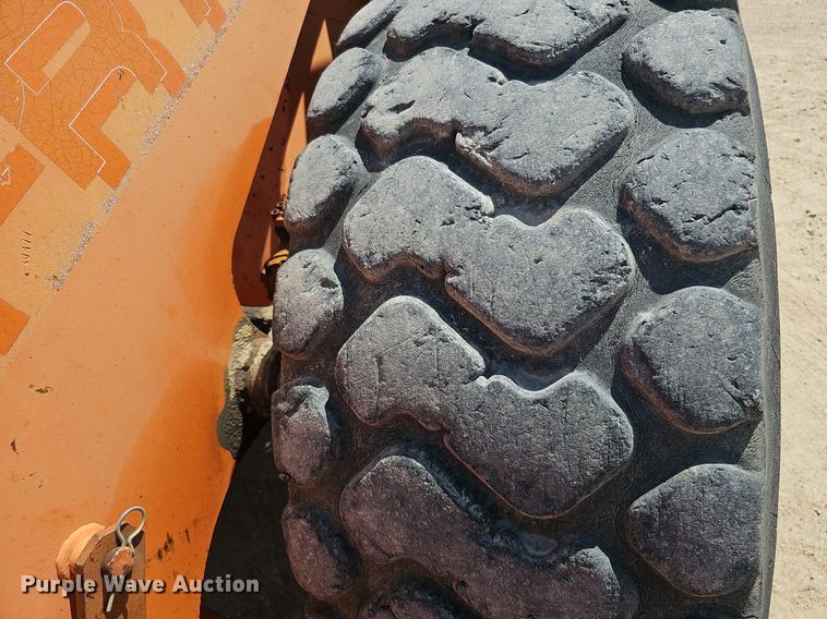 image for item DQ1090 1995 Fiat-Allis FR130.2  wheel loader