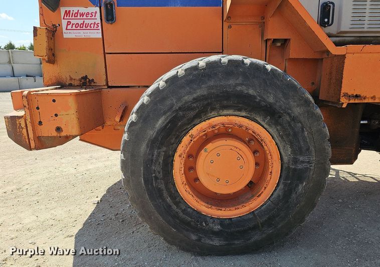 image for item DQ1090 1995 Fiat-Allis FR130.2  wheel loader