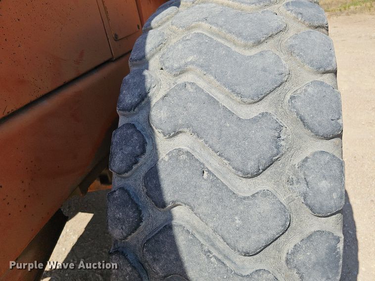 image for item DQ1090 1995 Fiat-Allis FR130.2  wheel loader