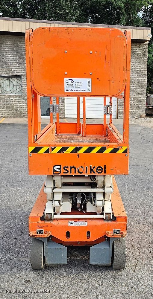 image for item DQ1107 2017 Snorkel S3219E  scissor lift