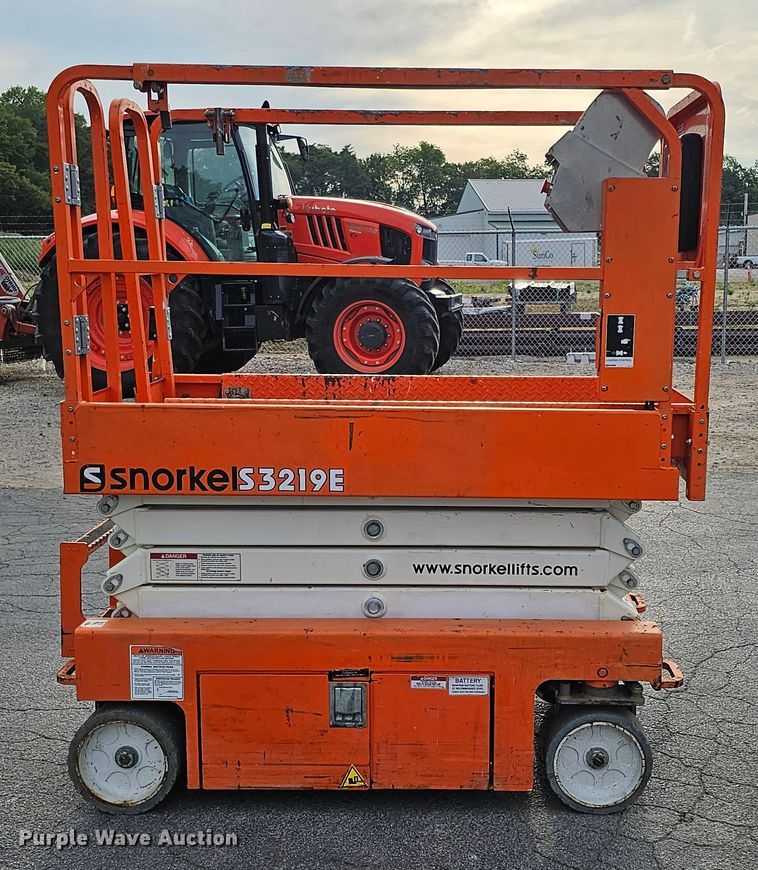 image for item DQ1107 2017 Snorkel S3219E  scissor lift