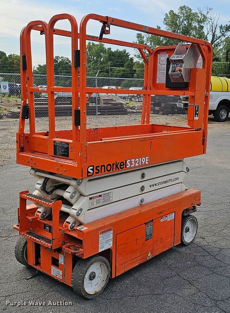 image for item DQ1107 2017 Snorkel S3219E  scissor lift