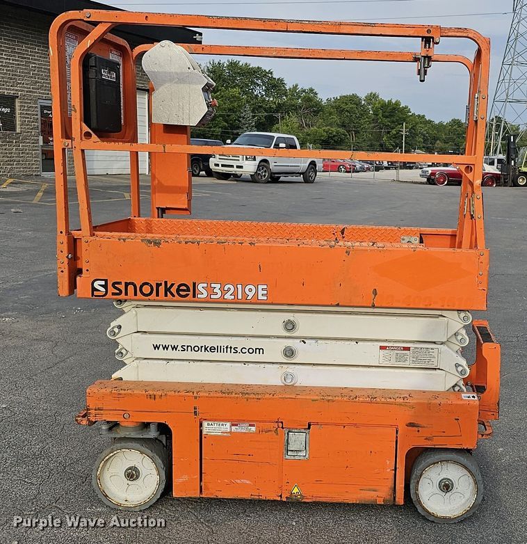 image for item DQ1107 2017 Snorkel S3219E  scissor lift