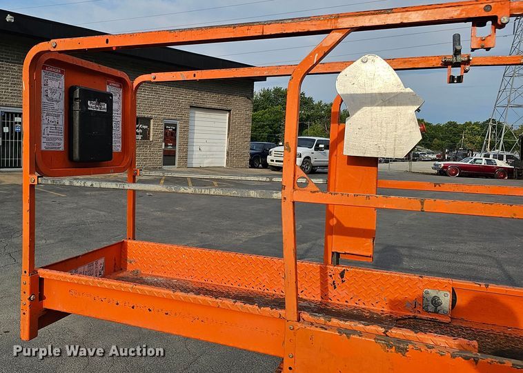 image for item DQ1107 2017 Snorkel S3219E  scissor lift