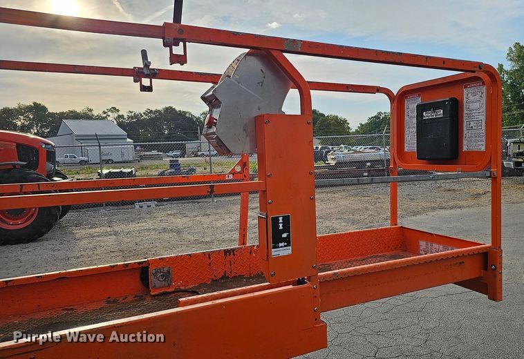 image for item DQ1107 2017 Snorkel S3219E  scissor lift