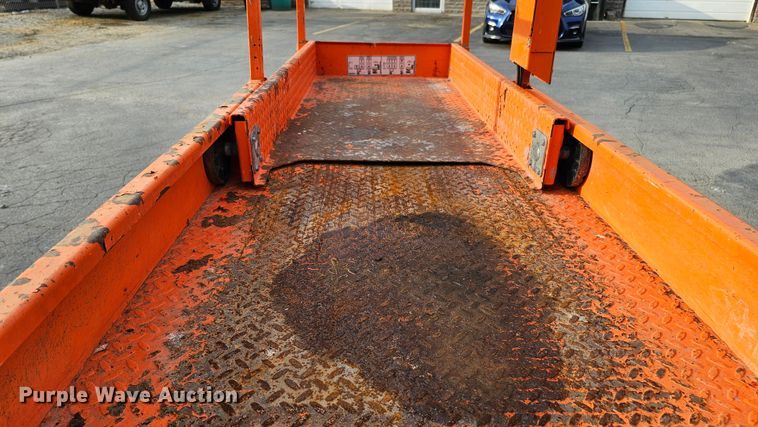 image for item DQ1107 2017 Snorkel S3219E  scissor lift
