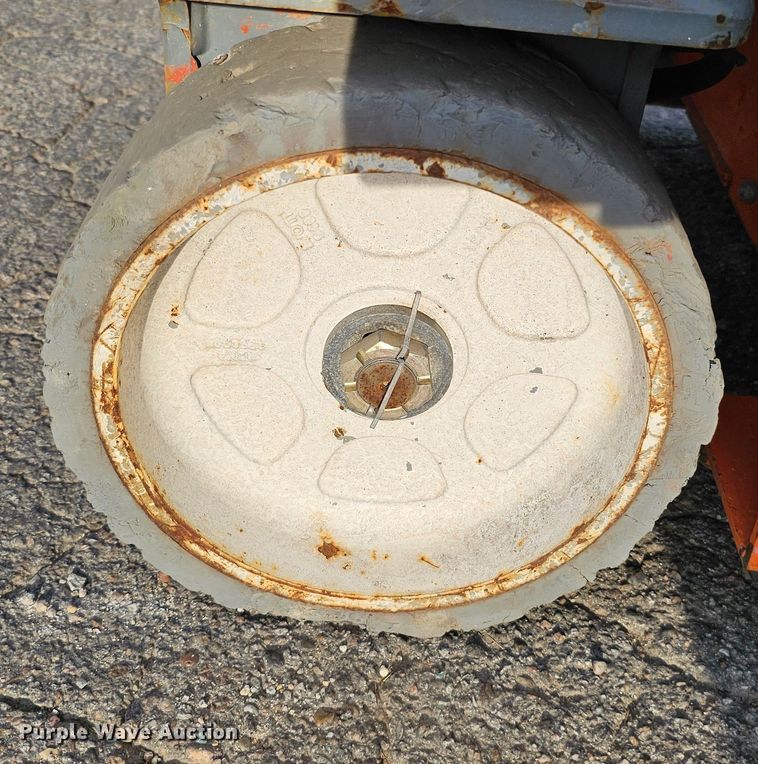 image for item DQ1107 2017 Snorkel S3219E  scissor lift