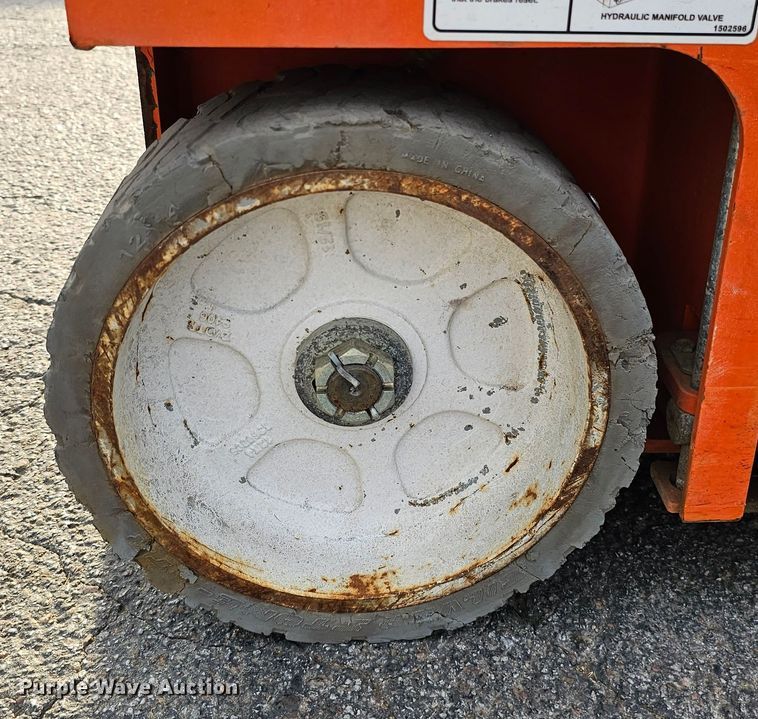 image for item DQ1107 2017 Snorkel S3219E  scissor lift