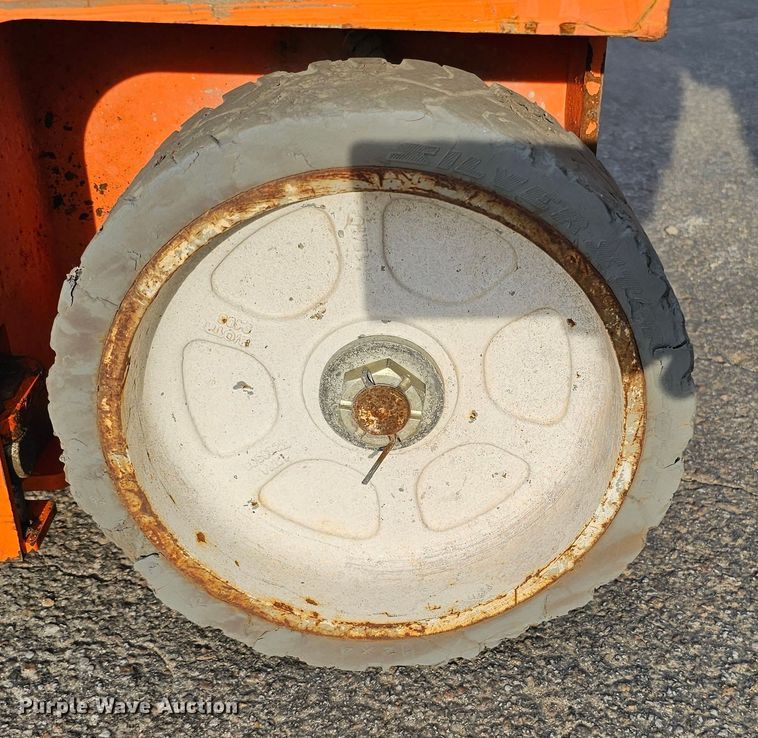 image for item DQ1107 2017 Snorkel S3219E  scissor lift