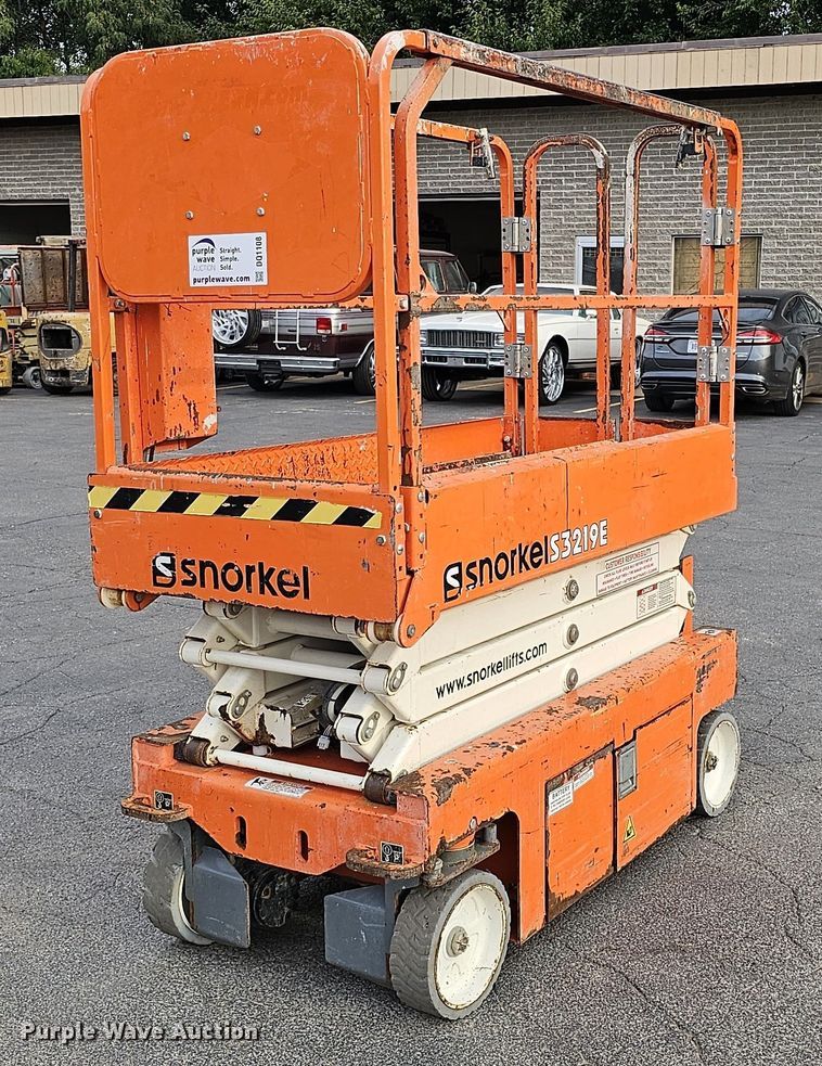 image for item DQ1108 2016 Snorkel S3219E  scissor lift