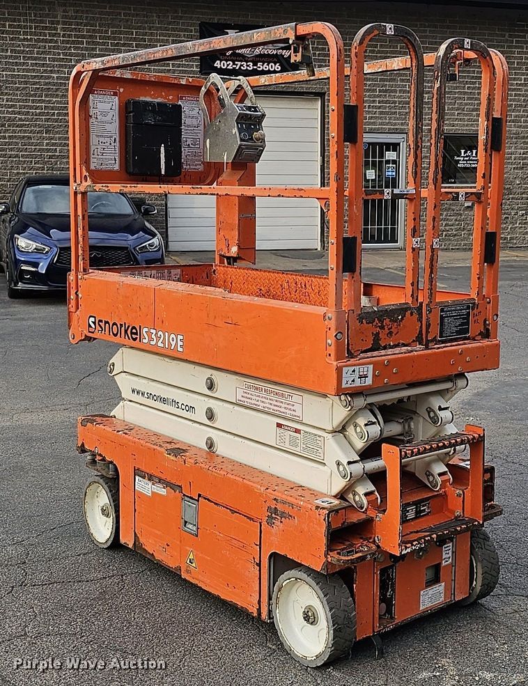 image for item DQ1108 2016 Snorkel S3219E  scissor lift