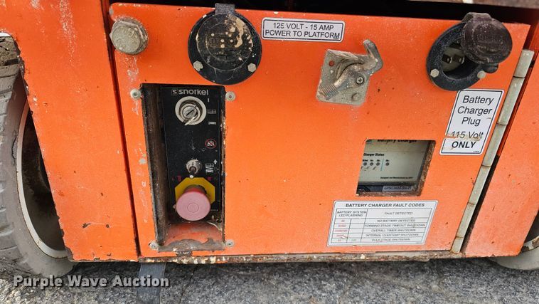 image for item DQ1108 2016 Snorkel S3219E  scissor lift