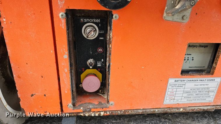 image for item DQ1108 2016 Snorkel S3219E  scissor lift