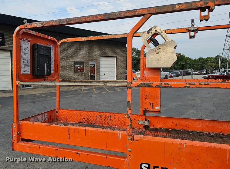 image for item DQ1108 2016 Snorkel S3219E  scissor lift