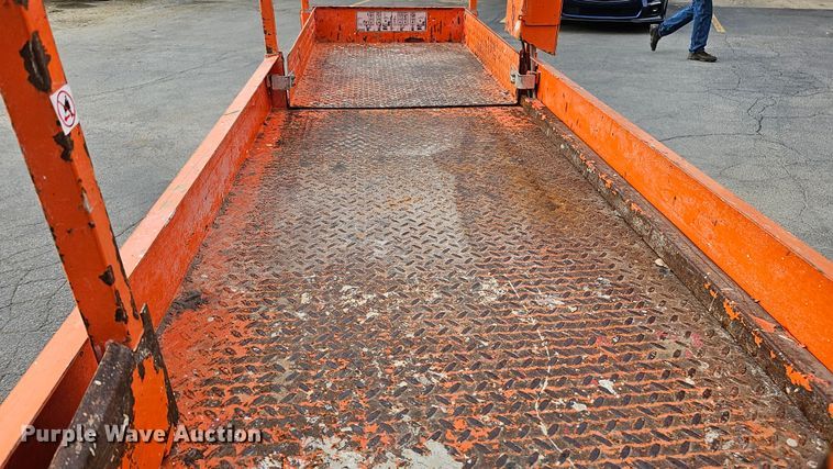 image for item DQ1108 2016 Snorkel S3219E  scissor lift