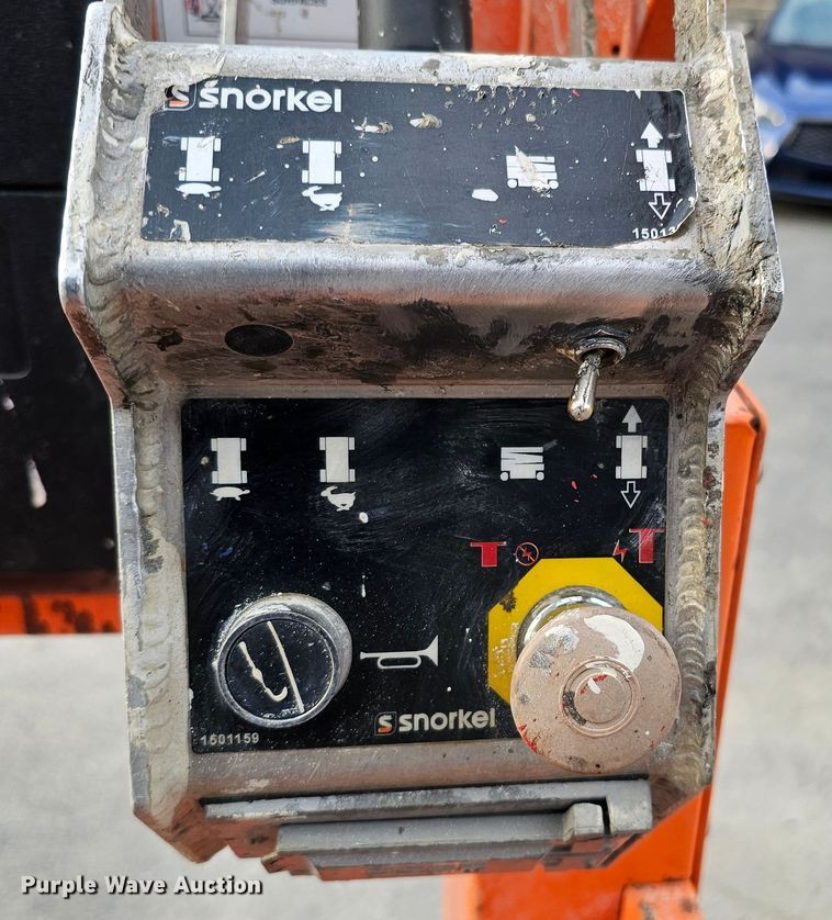 image for item DQ1108 2016 Snorkel S3219E  scissor lift