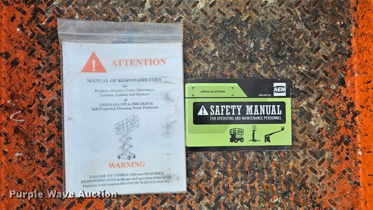 image for item DQ1108 2016 Snorkel S3219E  scissor lift