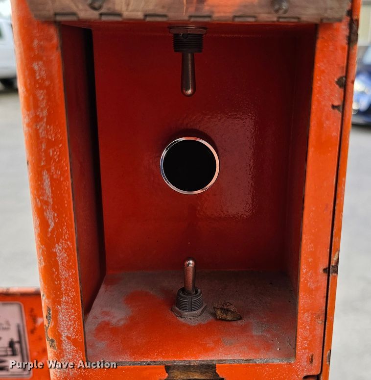 image for item DQ1108 2016 Snorkel S3219E  scissor lift