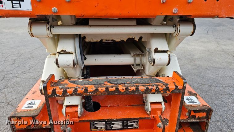 image for item DQ1108 2016 Snorkel S3219E  scissor lift