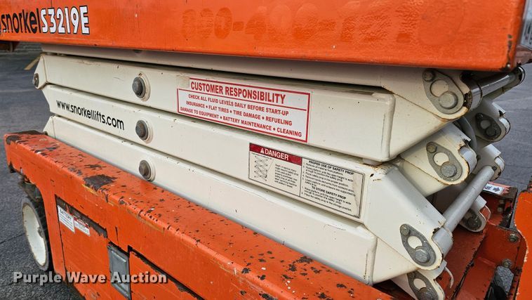image for item DQ1108 2016 Snorkel S3219E  scissor lift