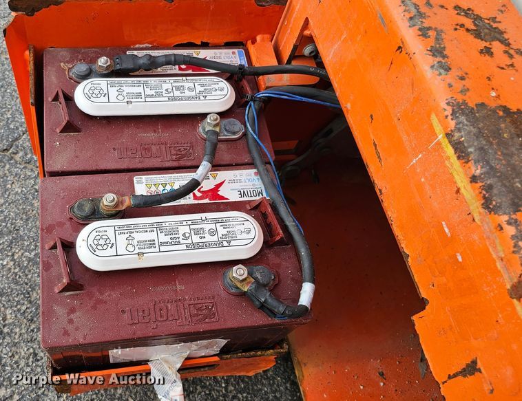 image for item DQ1108 2016 Snorkel S3219E  scissor lift