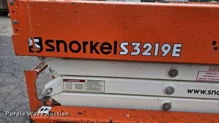 image for item DQ1108 2016 Snorkel S3219E  scissor lift