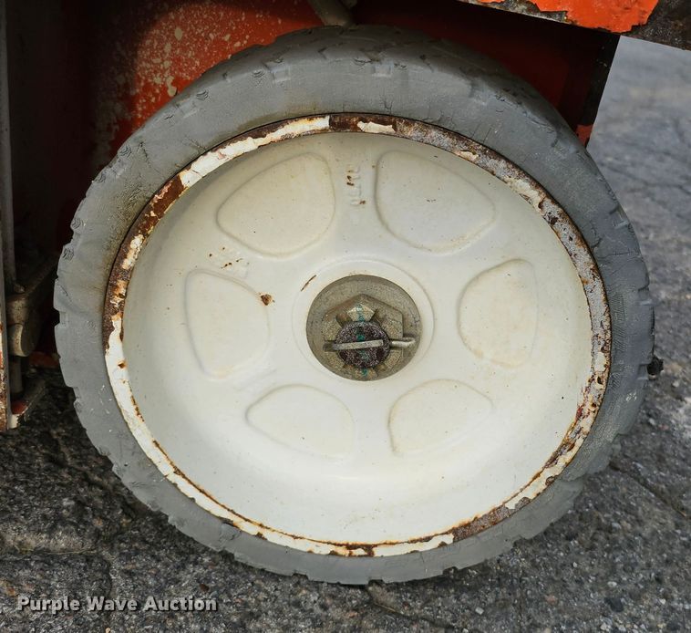 image for item DQ1108 2016 Snorkel S3219E  scissor lift