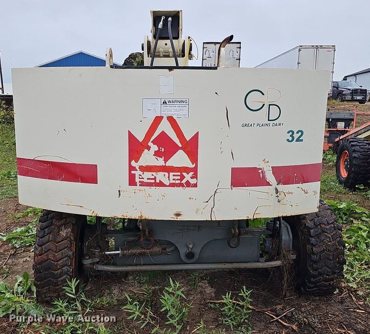 image for item DQ1161 1999 Terex TB44  boom lift
