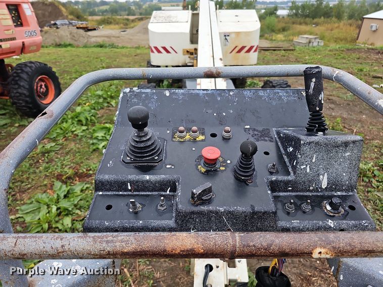 image for item DQ1161 1999 Terex TB44  boom lift