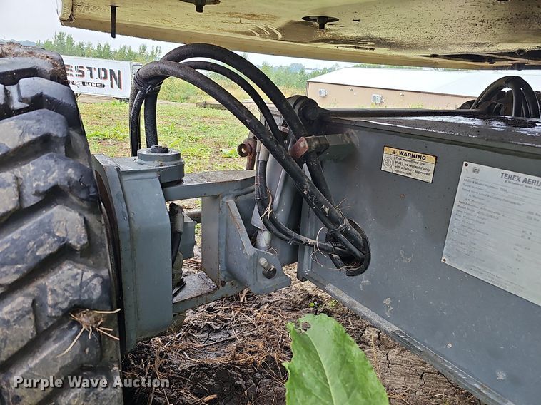 image for item DQ1161 1999 Terex TB44  boom lift