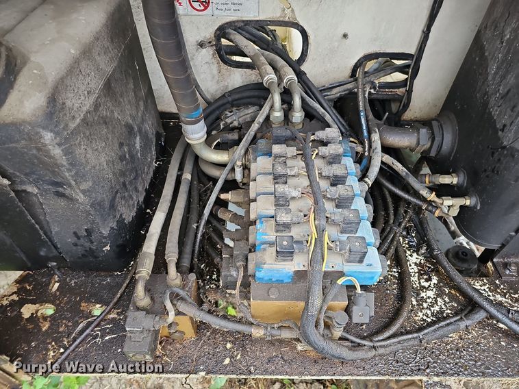 image for item DQ1161 1999 Terex TB44  boom lift